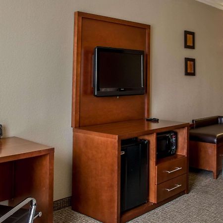 Comfort Suites Ню Браунфелс Екстериор снимка