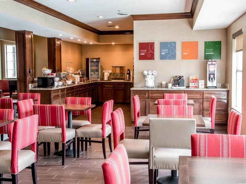 Comfort Suites Ню Браунфелс Екстериор снимка