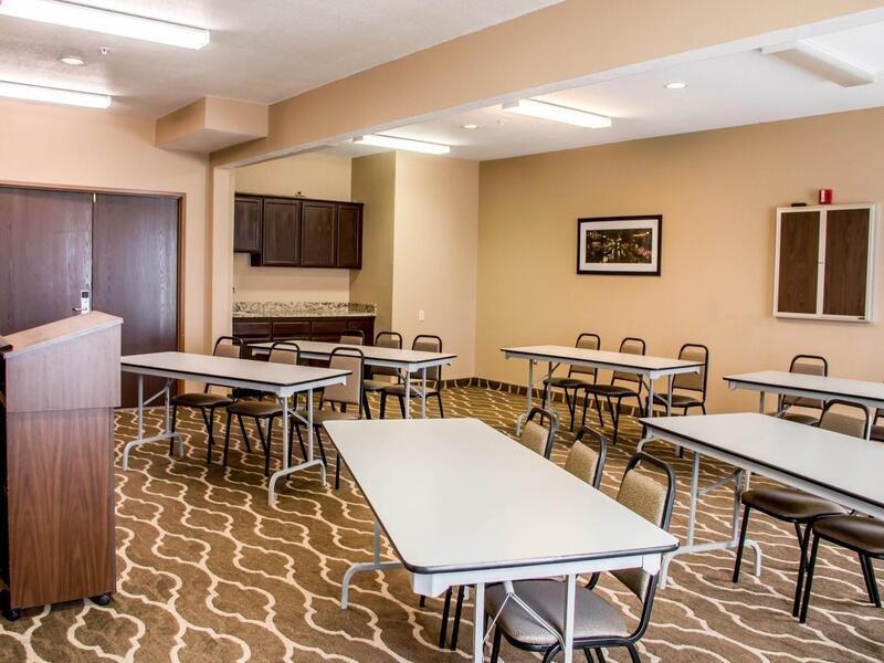 Comfort Suites Ню Браунфелс Екстериор снимка