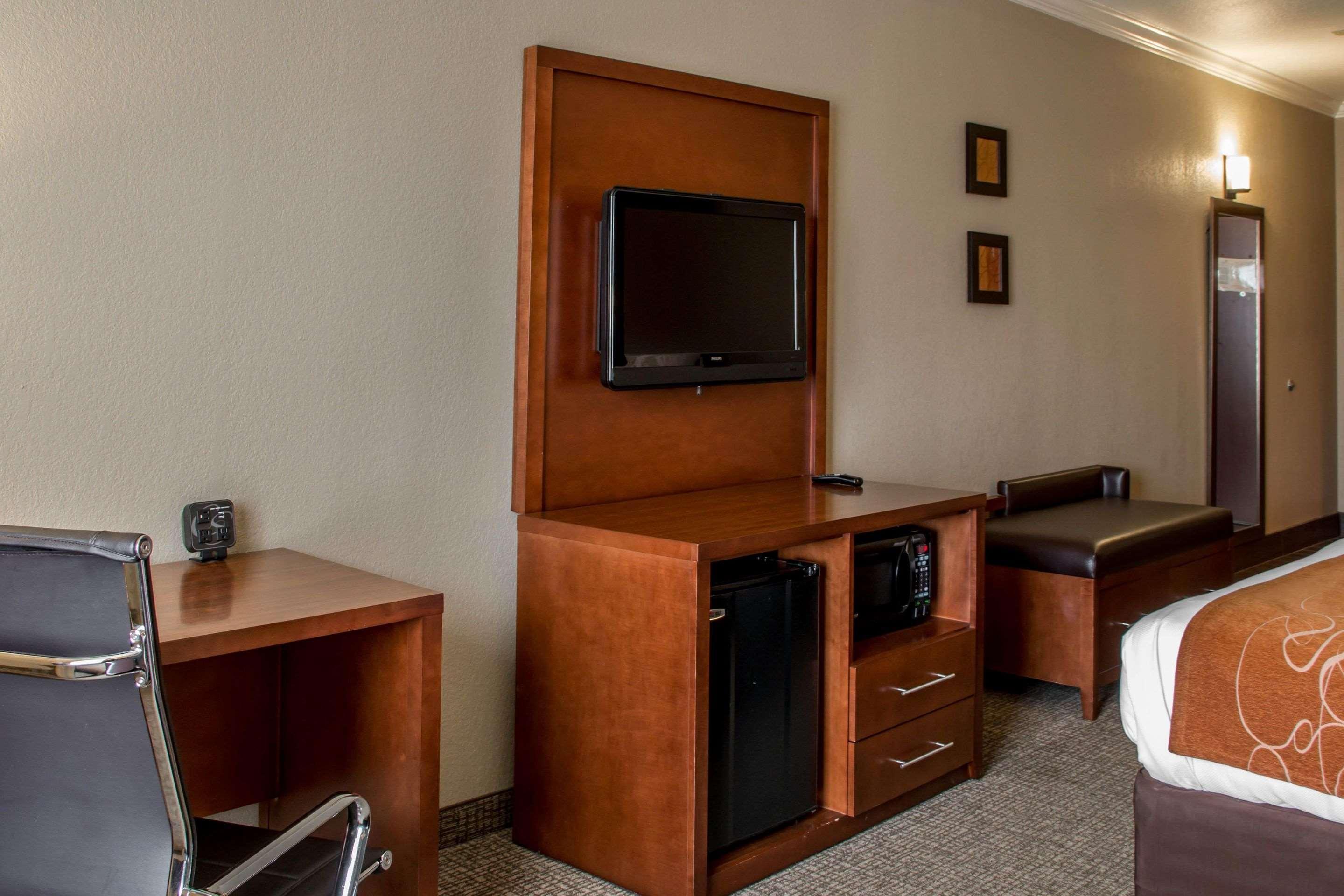 Comfort Suites Ню Браунфелс Екстериор снимка