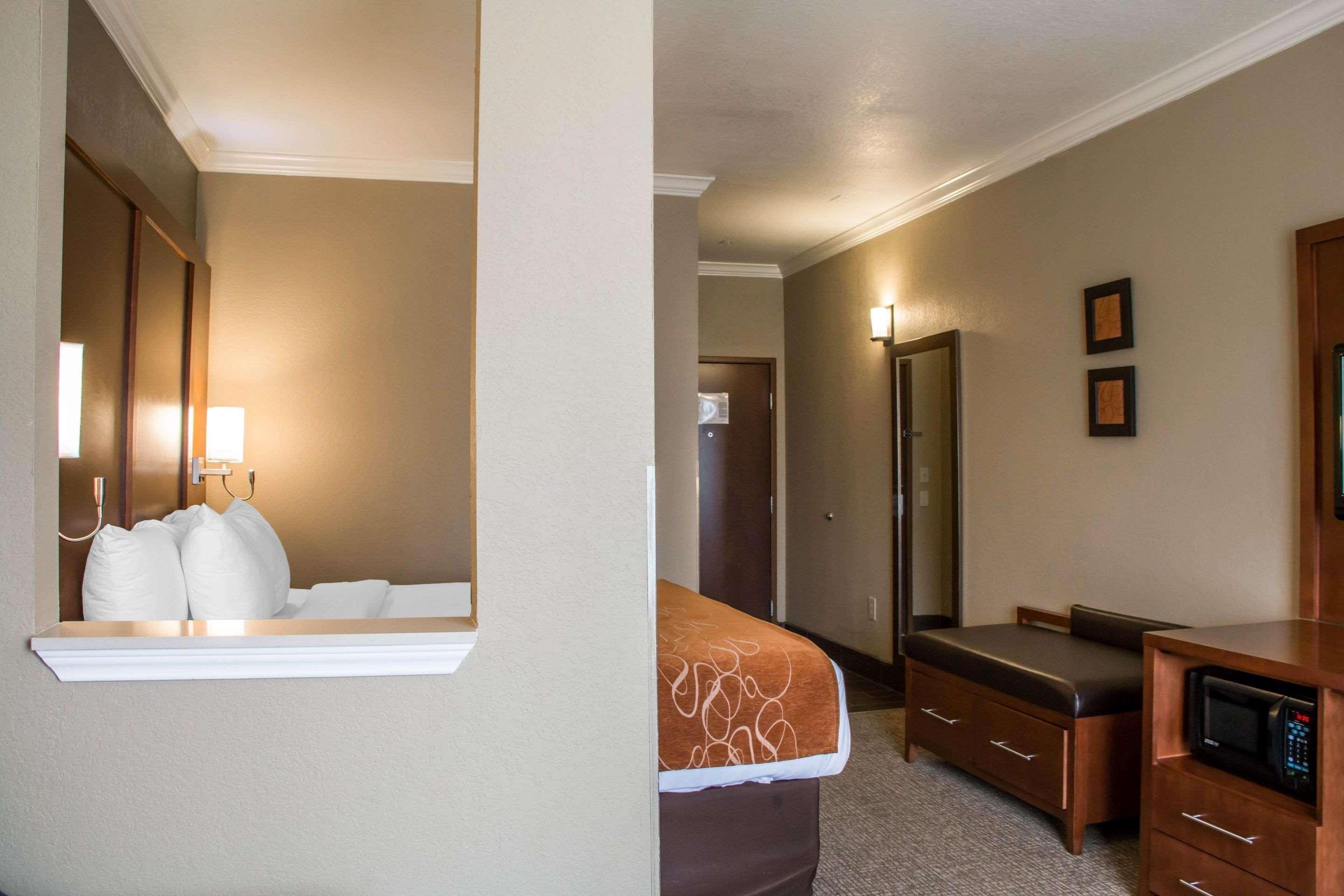 Comfort Suites Ню Браунфелс Екстериор снимка