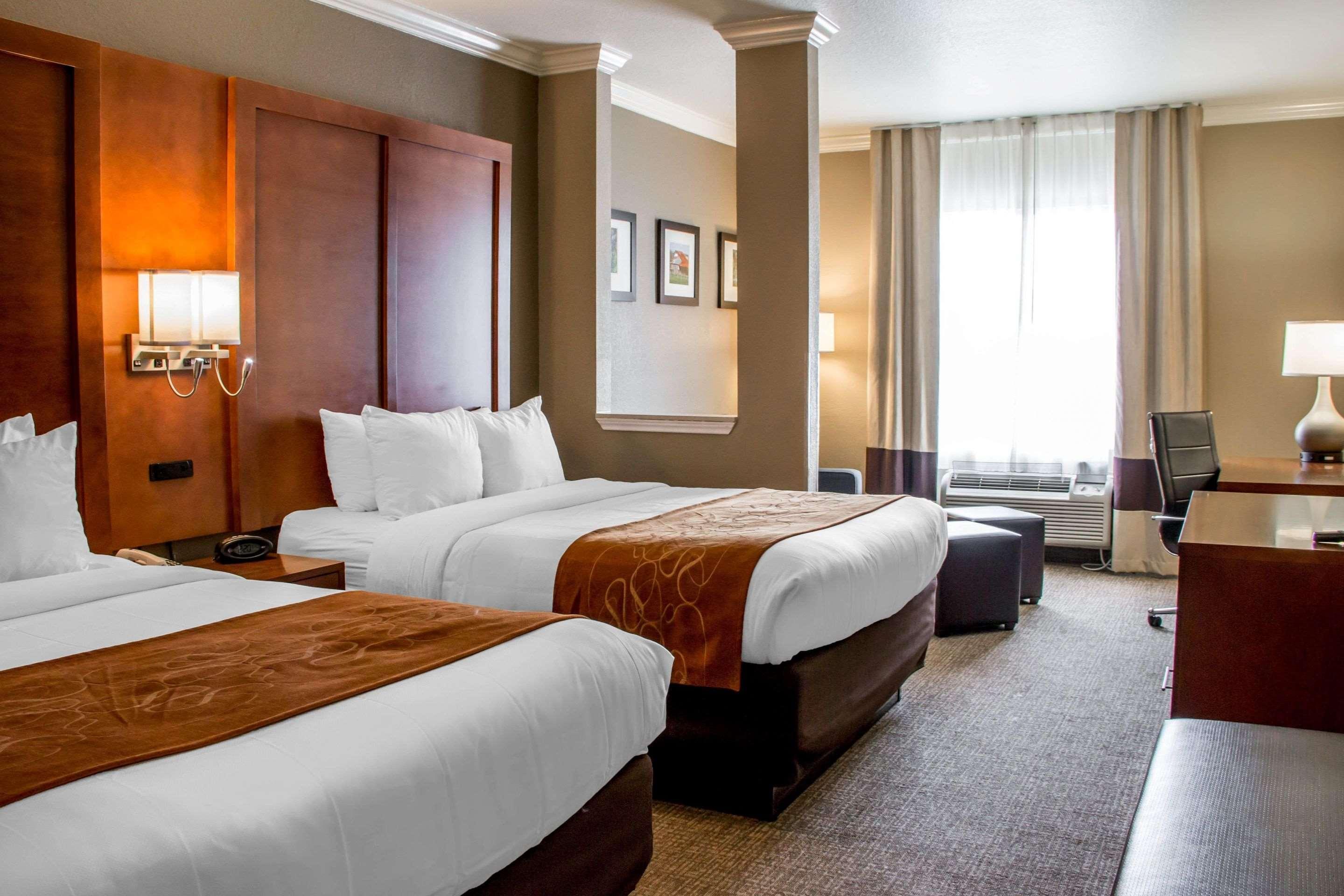 Comfort Suites Ню Браунфелс Екстериор снимка