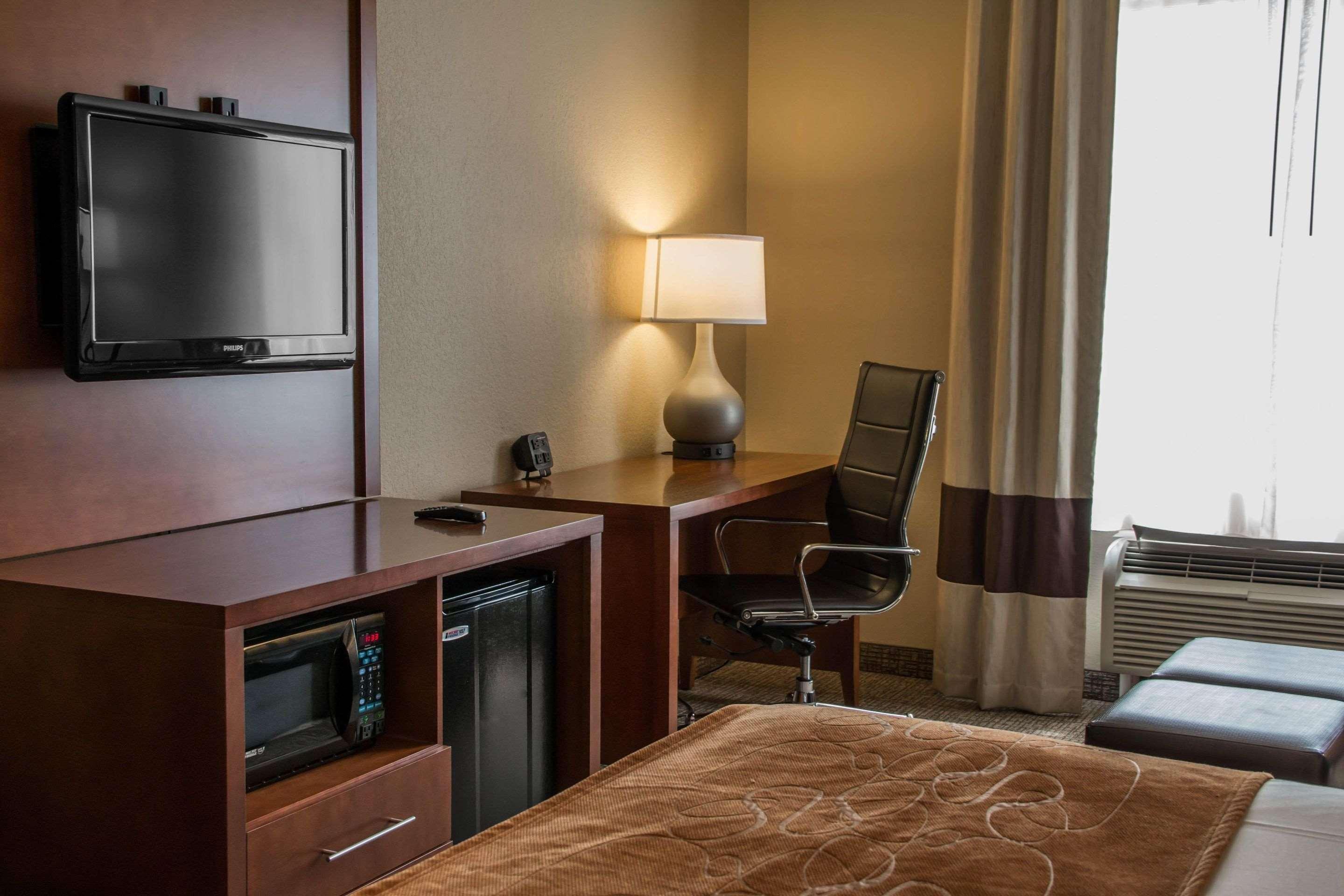 Comfort Suites Ню Браунфелс Екстериор снимка