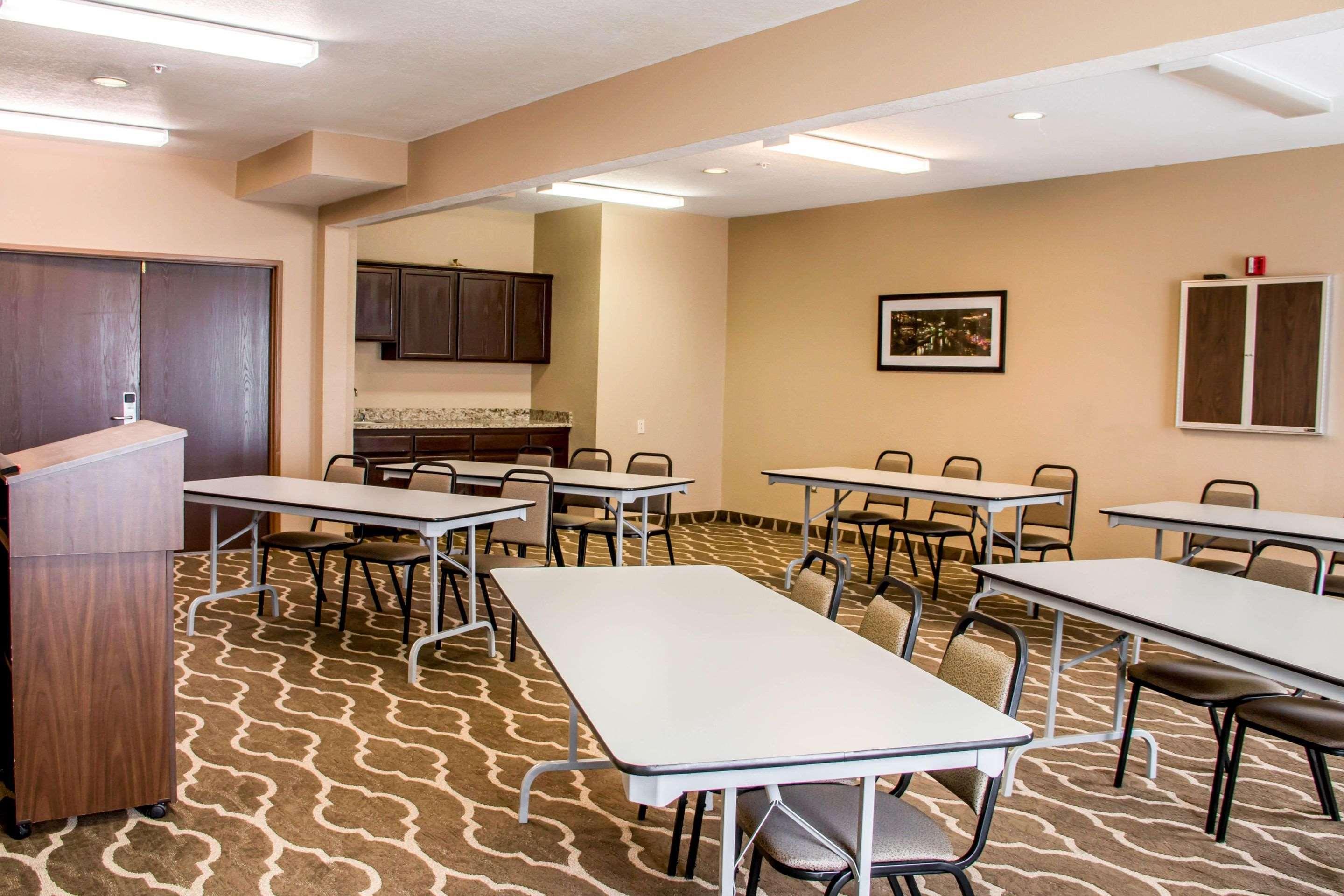 Comfort Suites Ню Браунфелс Екстериор снимка