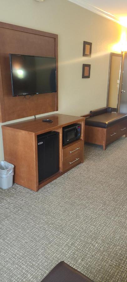 Comfort Suites Ню Браунфелс Екстериор снимка