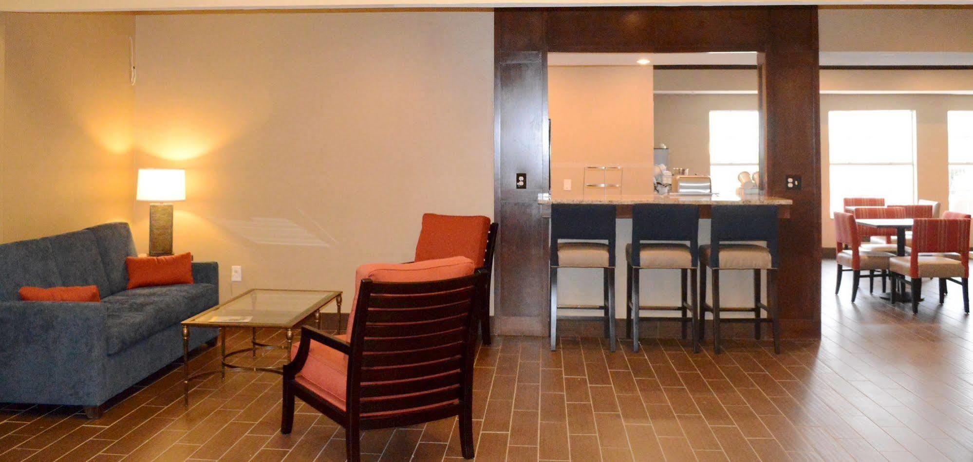 Comfort Suites Ню Браунфелс Екстериор снимка